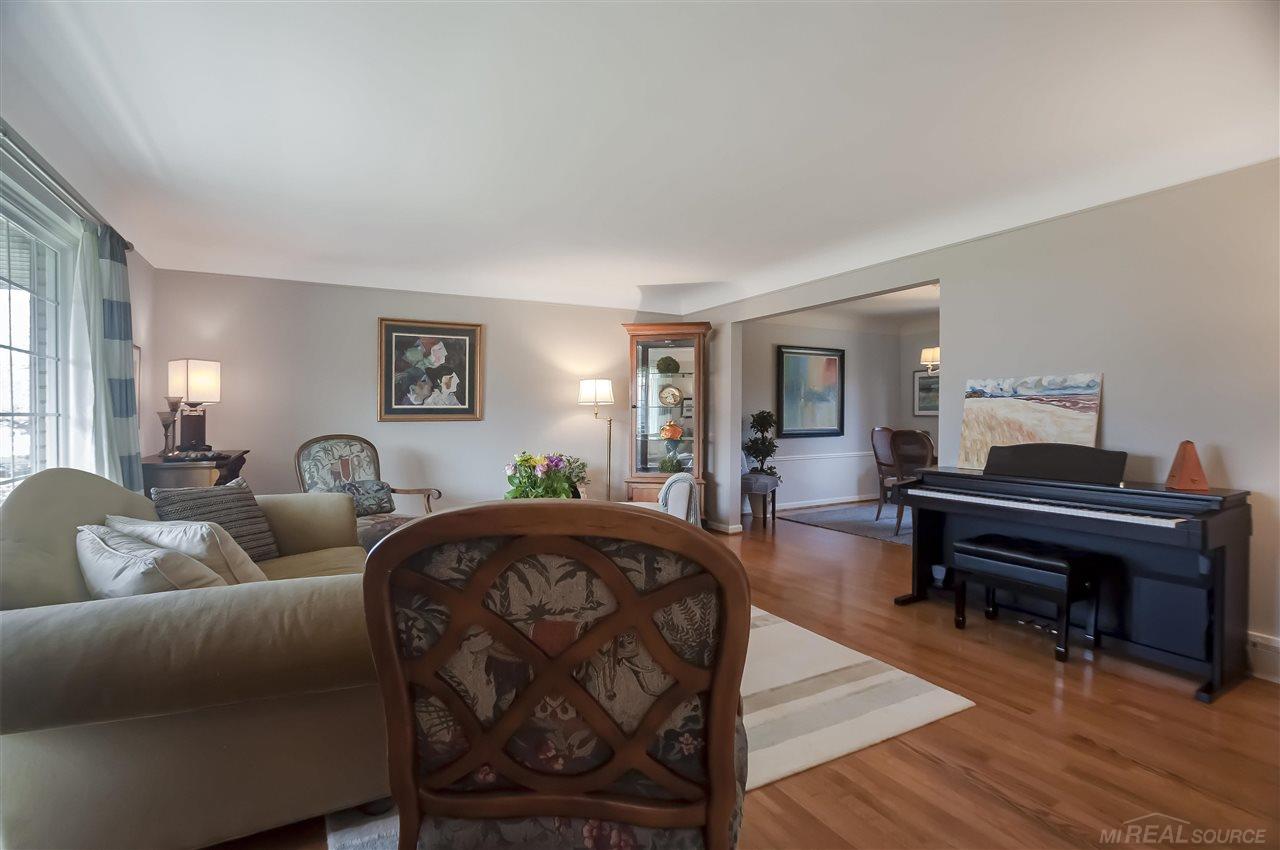 692 Canterbury Road Grosse Pointe Woods, MI 48236 - Photo 6 of 65