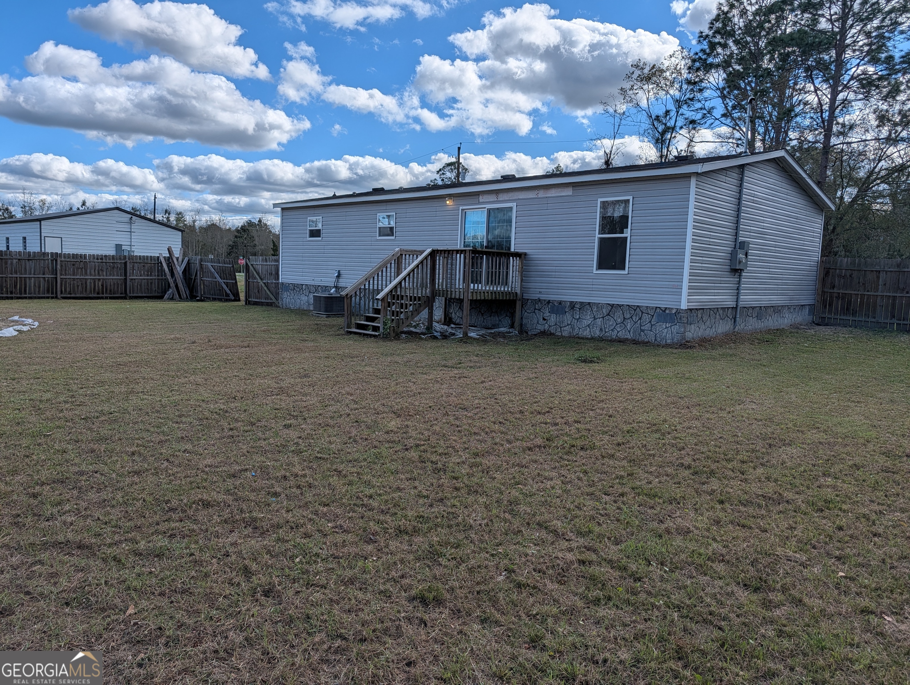 675 Fir Street Jesup, GA 31546 - Photo 7 of 22