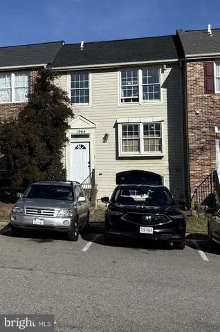 $469,900 | 1964 Knoll Top Lane, Woodbridge, VA 22191