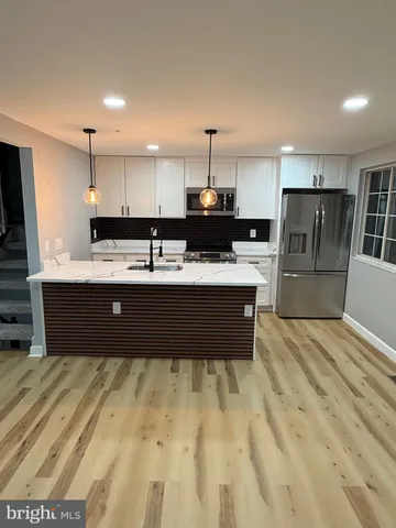 $459,900 | 1964 Knoll Top Lane, Woodbridge, VA 22191