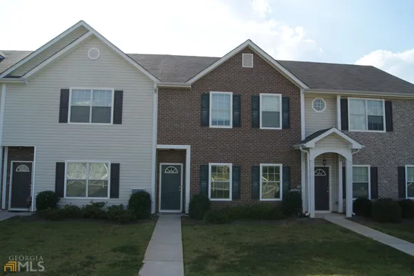 $1,750 | 848 Commerce Boulevard, Riverdale, GA 30296