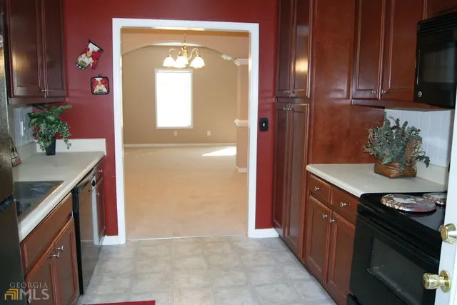 $1,750 | 848 Commerce Boulevard, Riverdale, GA 30296