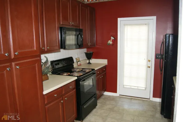 $1,750 | 848 Commerce Boulevard, Riverdale, GA 30296