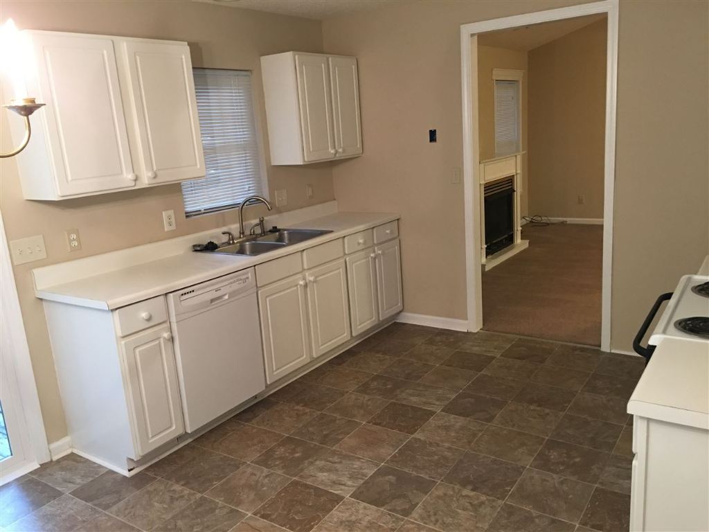204 Old Colony Road Anderson, SC 29621 - Photo 3 of 20