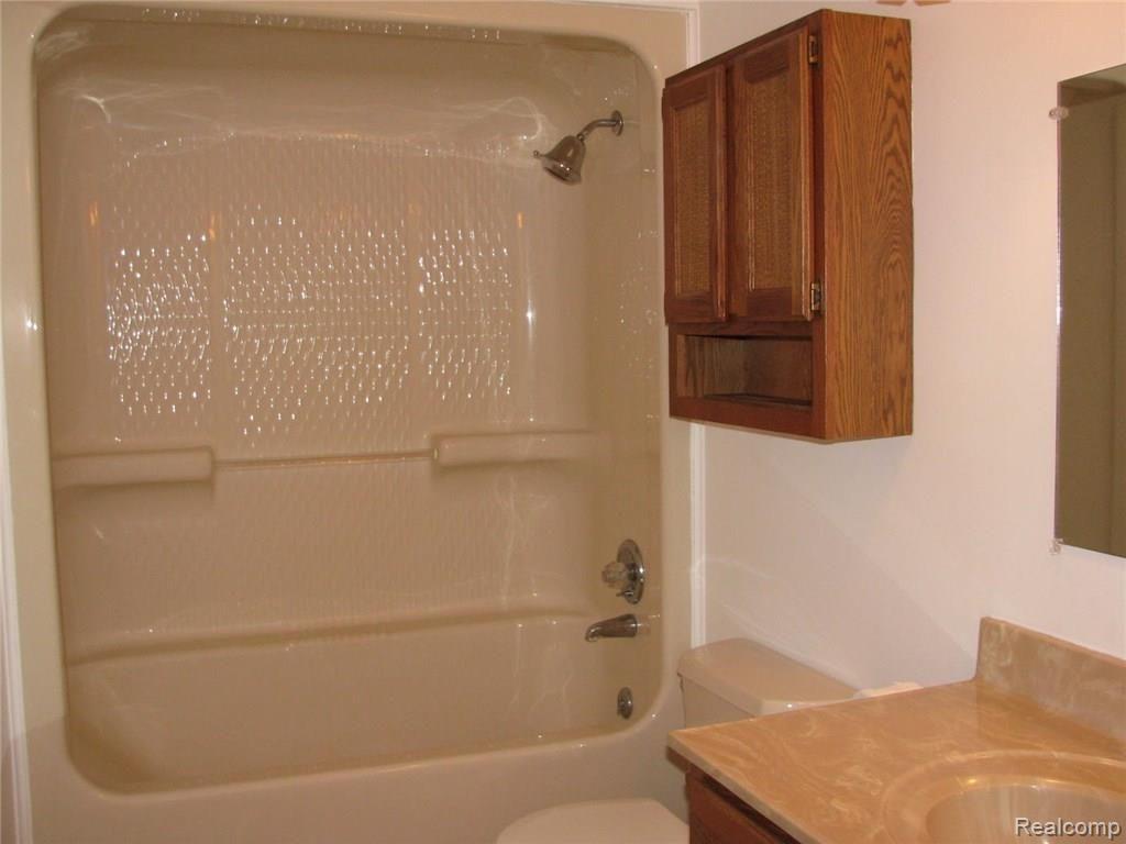 59100 Eight Mile Road South Lyon, MI 48178 - Photo 18 of 23 FULL BATH #1