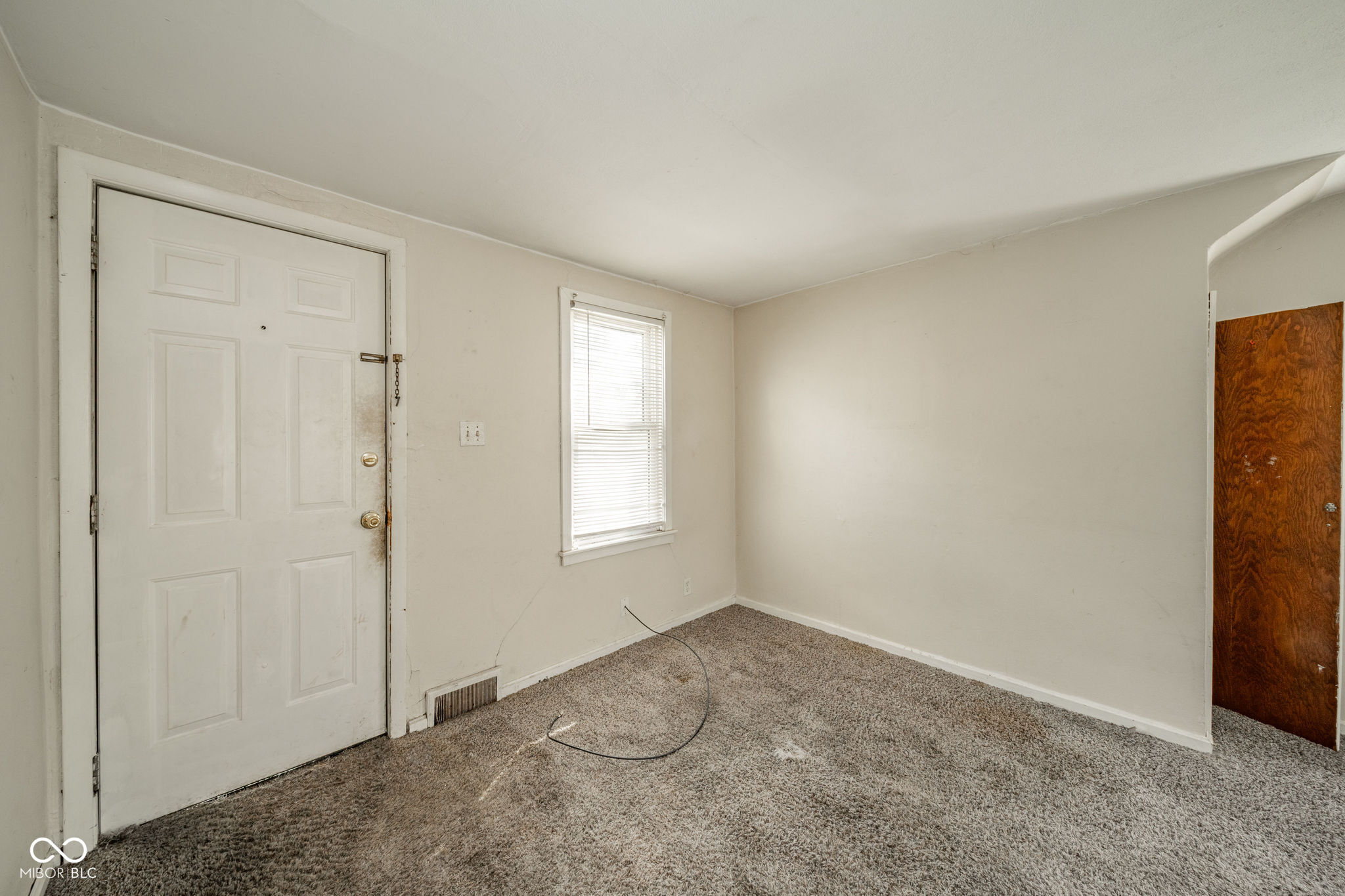 239 West 38th Street Anderson, IN 46013 - Photo 2 of 31