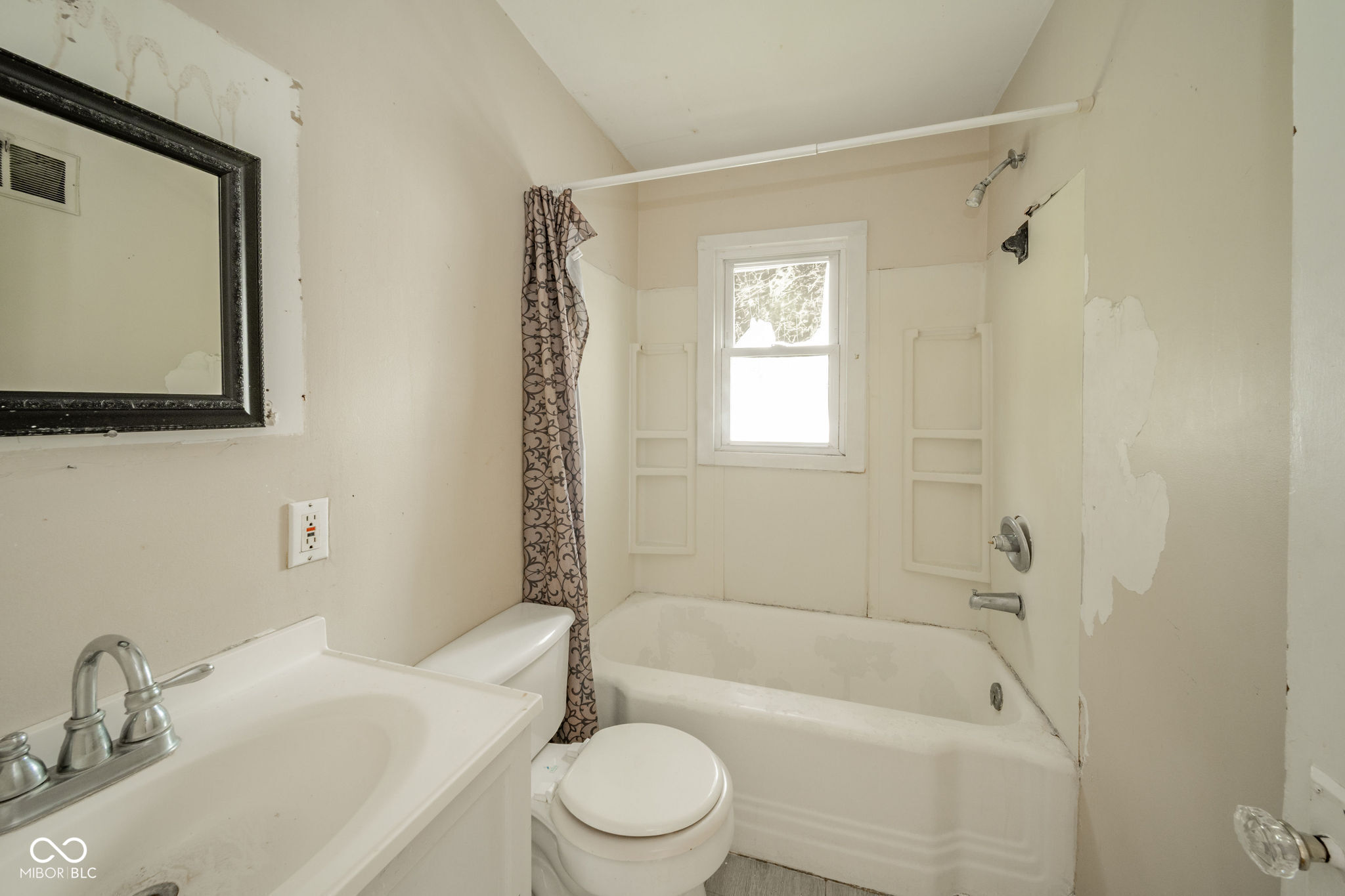239 West 38th Street Anderson, IN 46013 - Photo 23 of 31