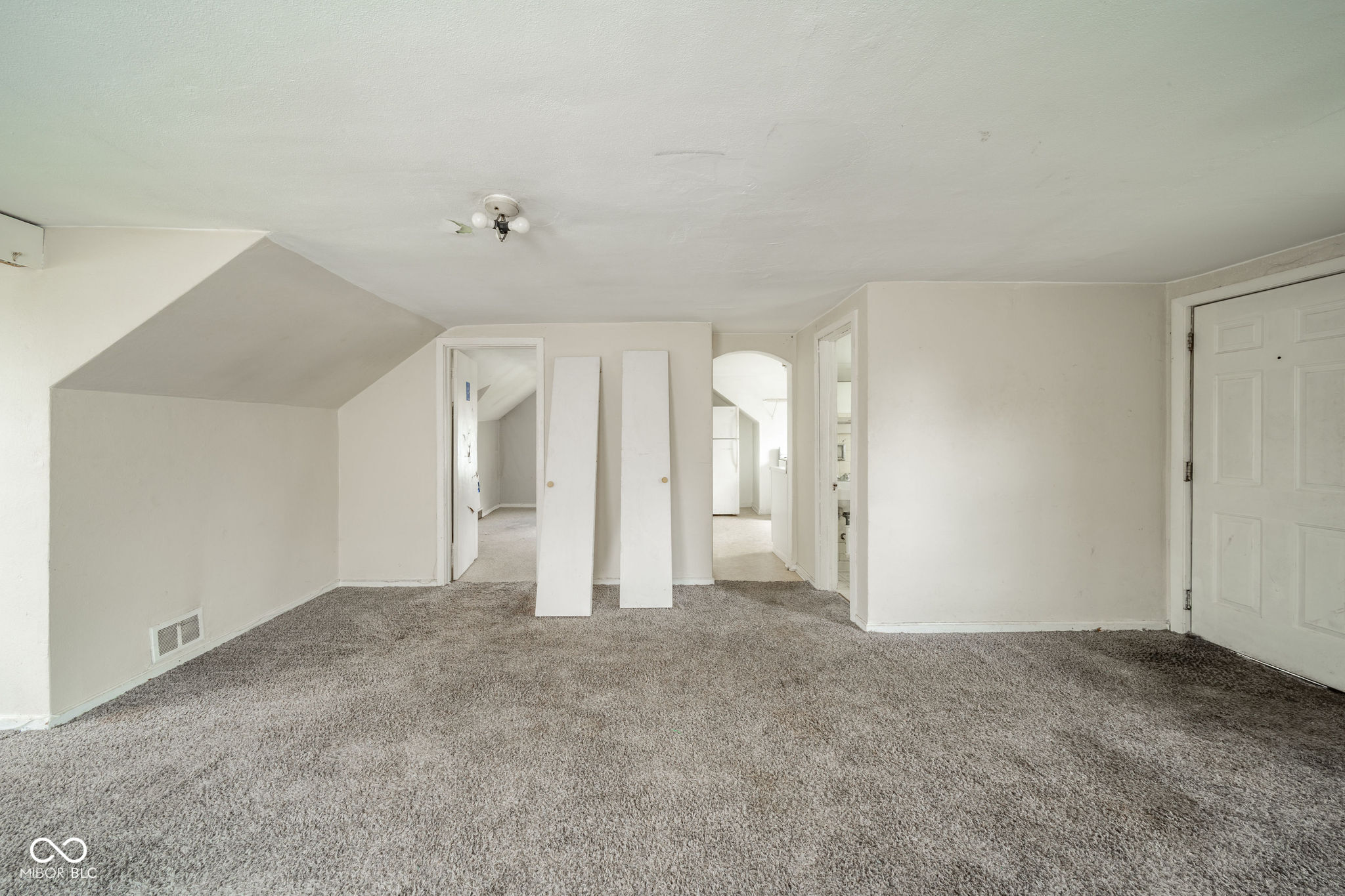 239 West 38th Street Anderson, IN 46013 - Photo 25 of 31