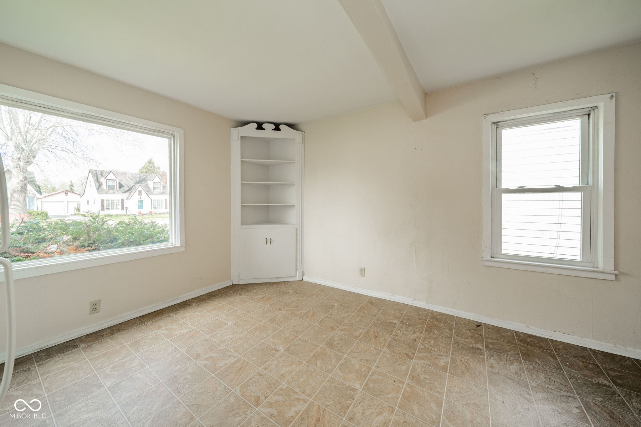 239 West 38th Street Anderson, IN 46013 - Photo 4 of 31