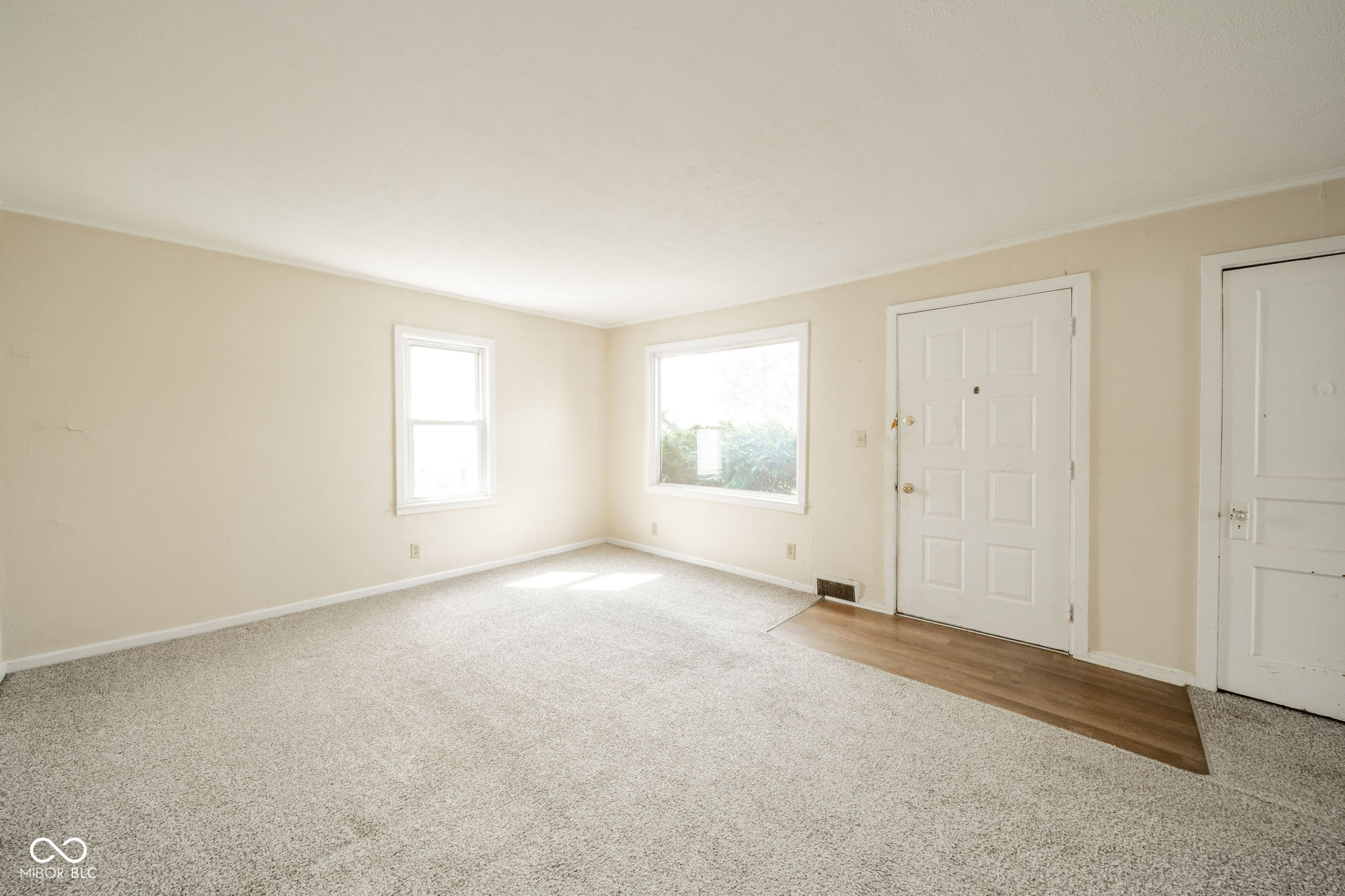 239 West 38th Street Anderson, IN 46013 - Photo 5 of 31