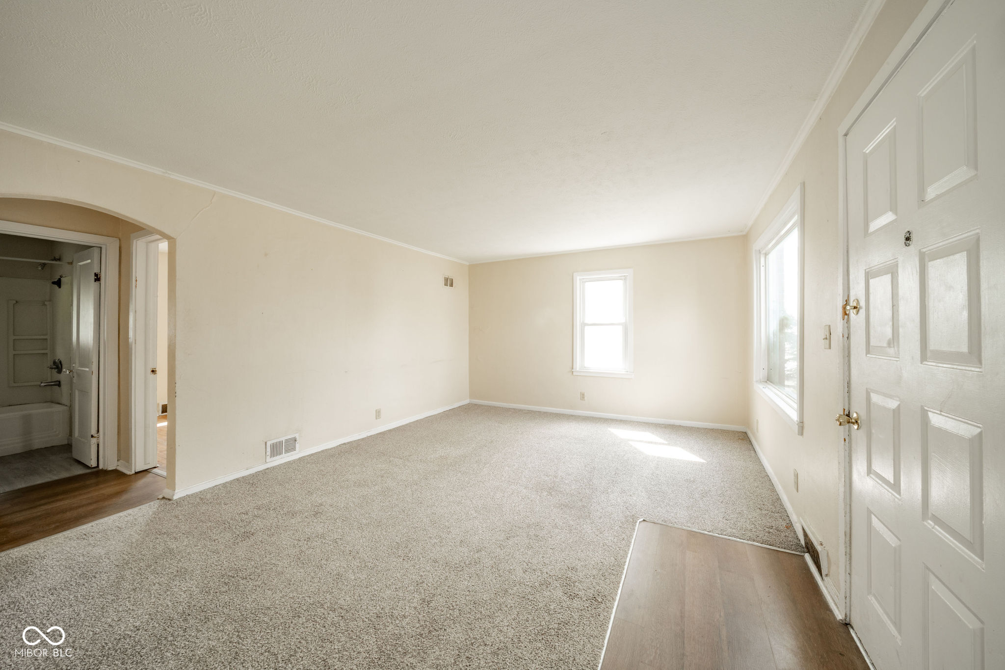 239 West 38th Street Anderson, IN 46013 - Photo 6 of 31