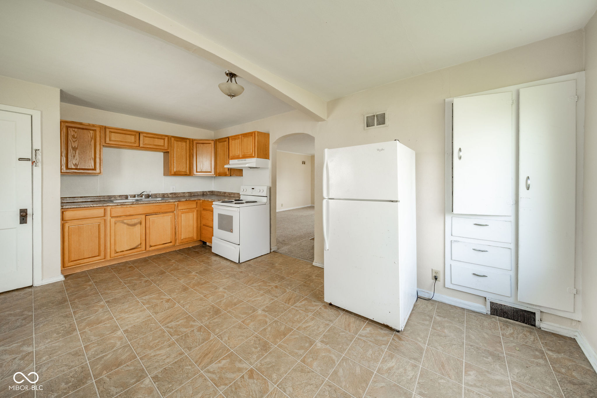239 West 38th Street Anderson, IN 46013 - Photo 8 of 31