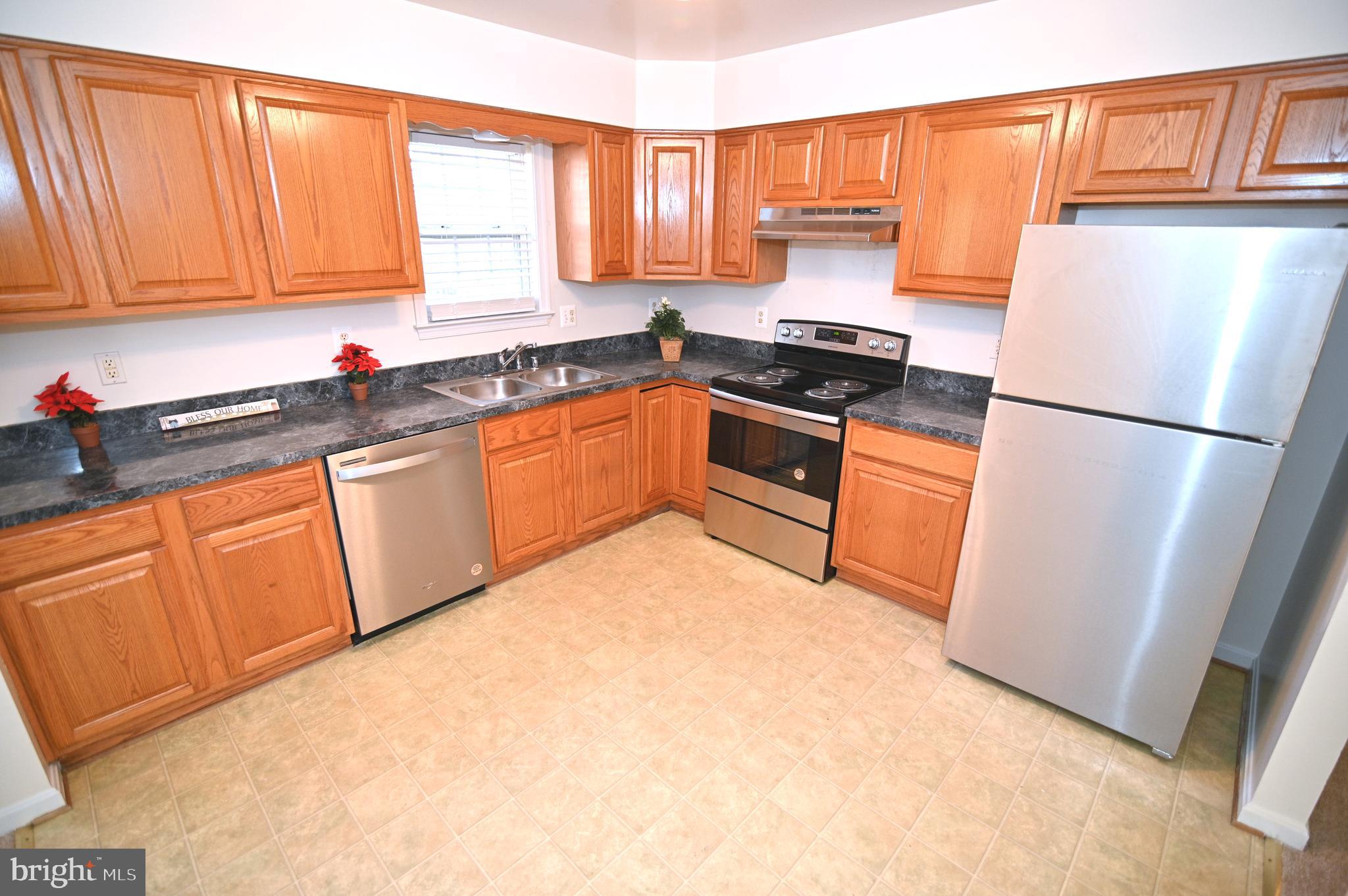 3610 Stump Neck Road Indian Head, MD 20640 - Photo 11 of 40 Kitchen
