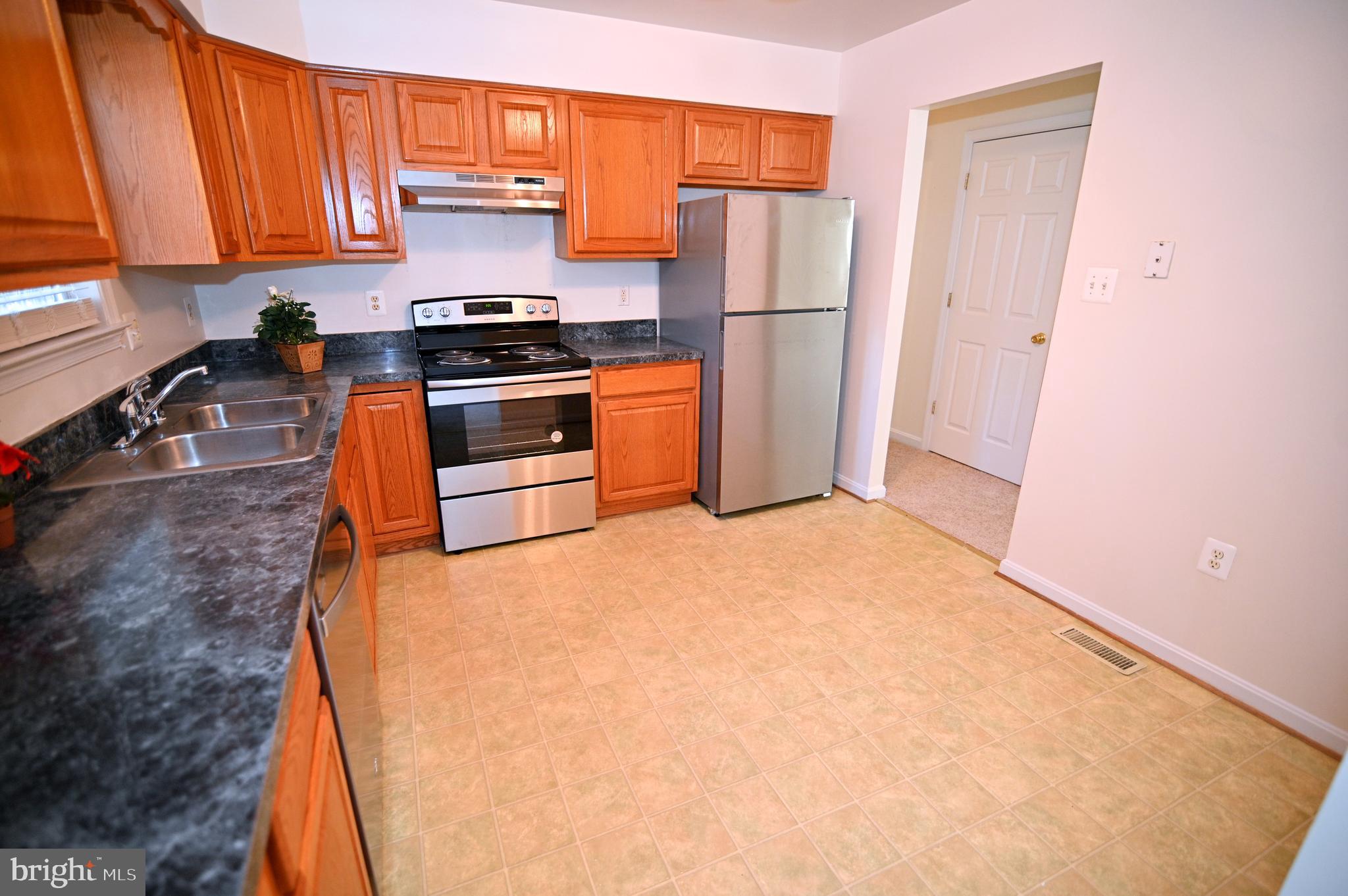 3610 Stump Neck Road Indian Head, MD 20640 - Photo 12 of 40 Kitchen