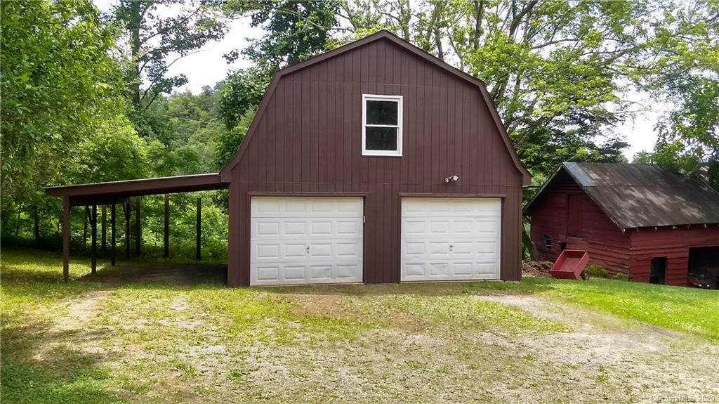 2066 Summer Road Hendersonville, NC 28792 - Photo 11 of 38 Gallery Image 11