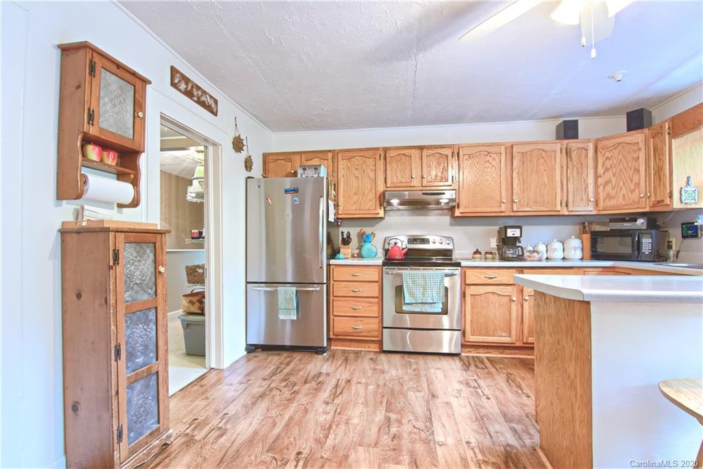 2066 Summer Road Hendersonville, NC 28792 - Photo 22 of 38 Gallery Image 22