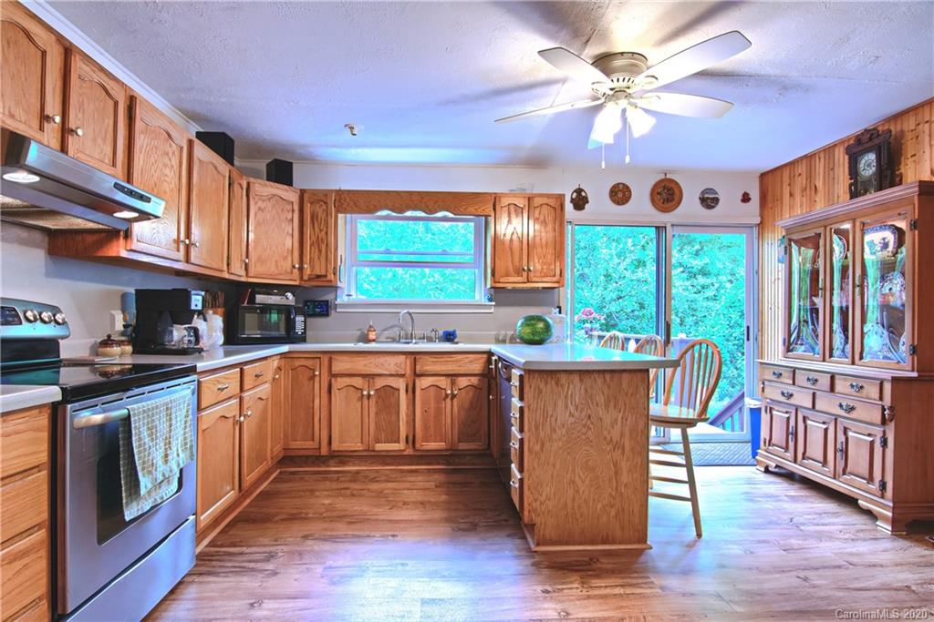 2066 Summer Road Hendersonville, NC 28792 - Photo 23 of 38 Gallery Image 23