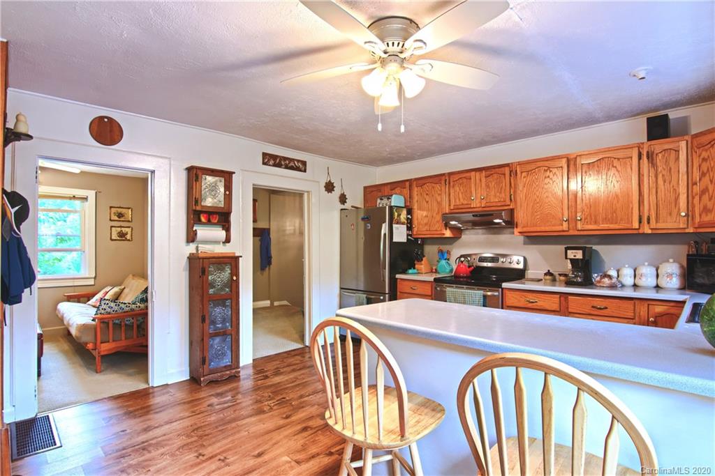 2066 Summer Road Hendersonville, NC 28792 - Photo 24 of 38 Gallery Image 24