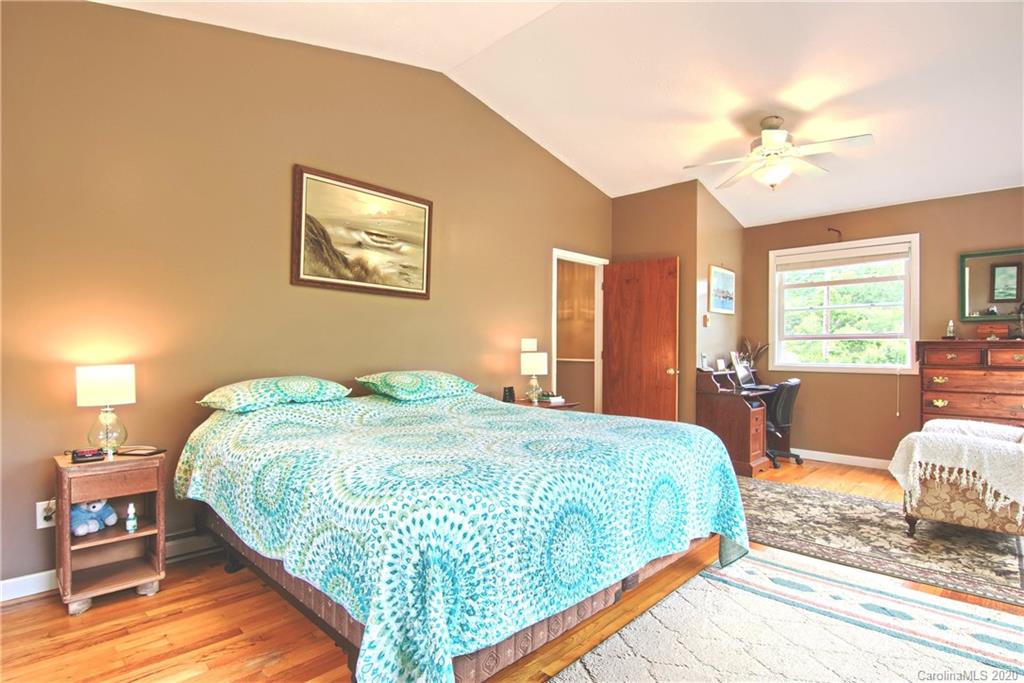 2066 Summer Road Hendersonville, NC 28792 - Photo 27 of 38 Gallery Image 27