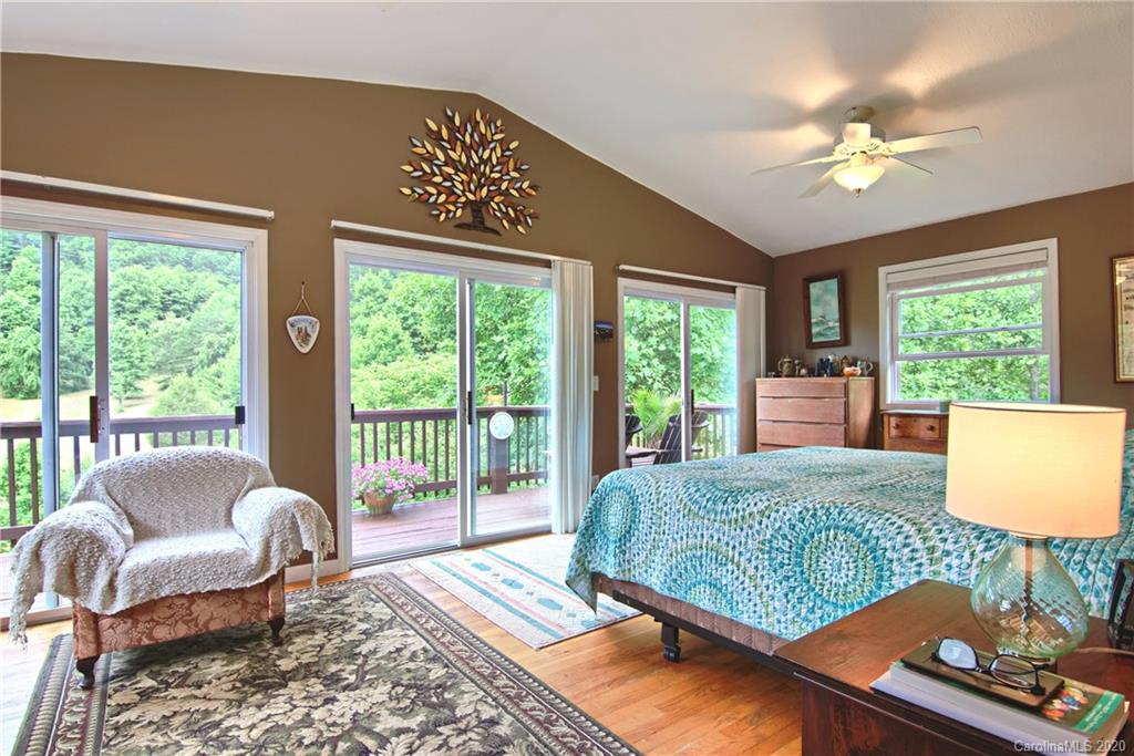 2066 Summer Road Hendersonville, NC 28792 - Photo 28 of 38 Gallery Image 28