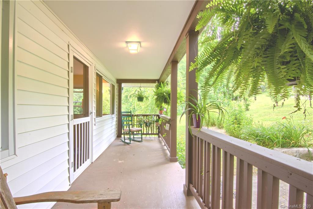 2066 Summer Road Hendersonville, NC 28792 - Photo 6 of 38 Gallery Image 6