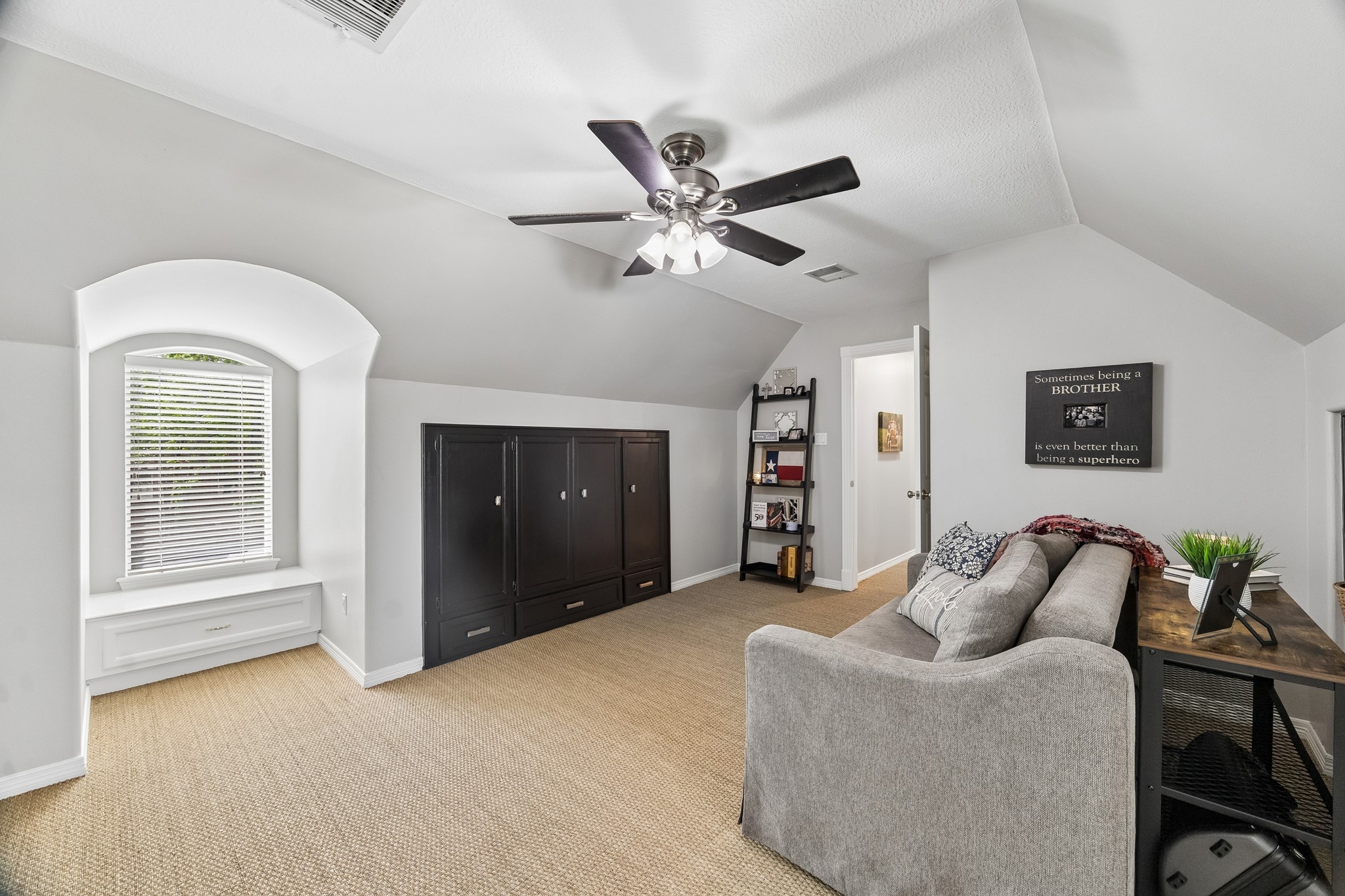 5918 Center Ct Drive Spring, TX 77379 - Photo 26 of 32 a livingroom with furniture and window