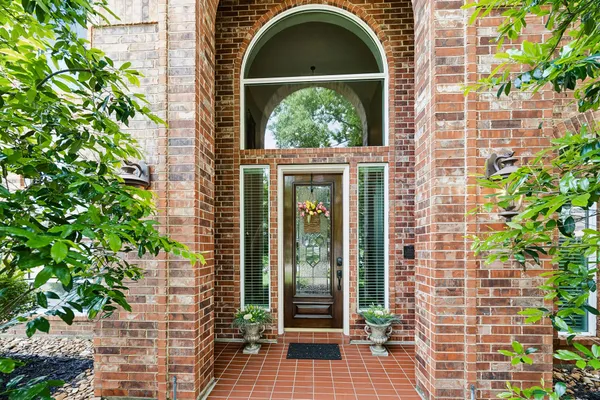 $530,000 | 5918 Center Ct Drive, Spring, TX 77379