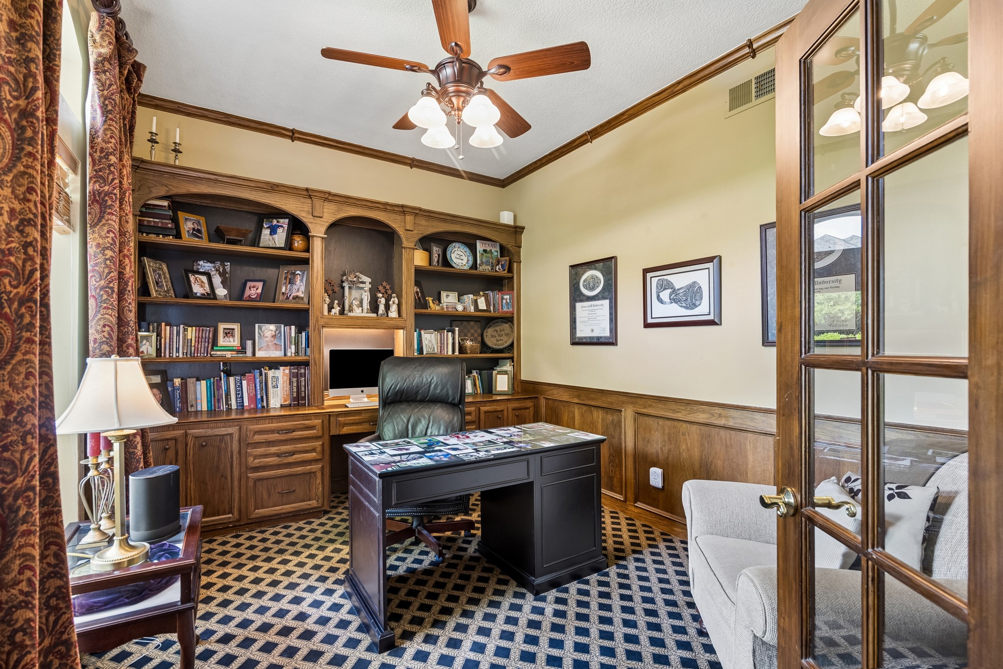 5918 Center Ct Drive Spring, TX 77379 - Photo 5 of 32 a workspace with furniture