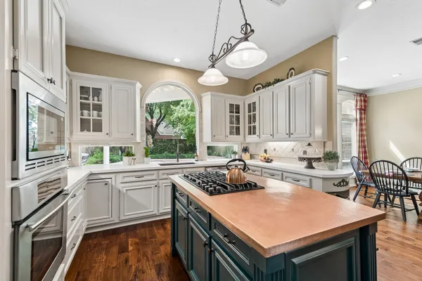 $530,000 | 5918 Center Ct Drive, Spring, TX 77379
