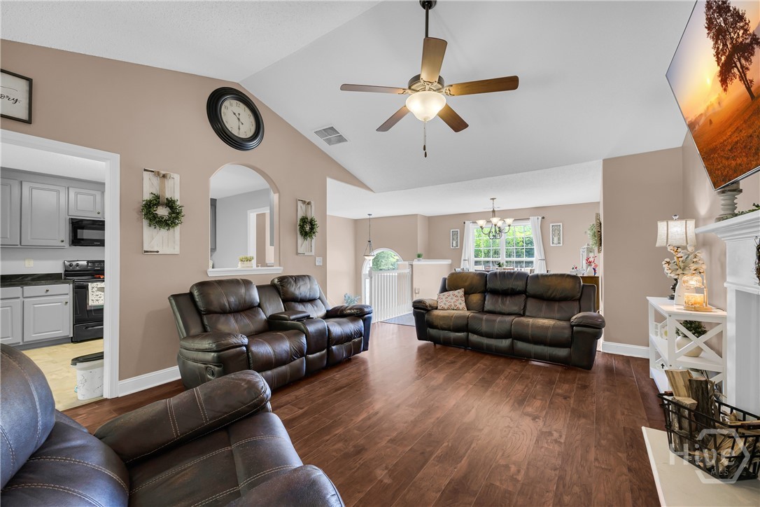 335 Elizabeth Court Colbert, GA 30628 - Photo 4 of 33