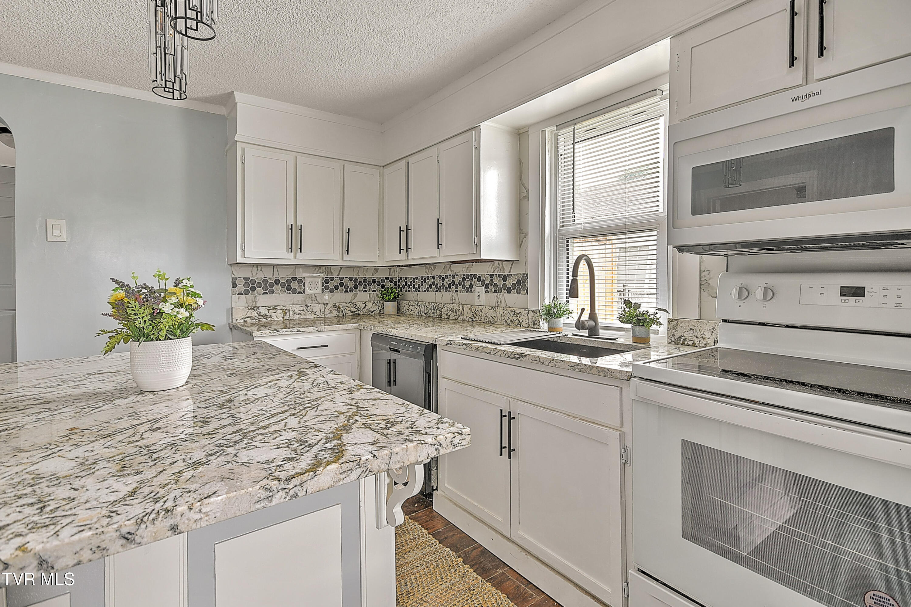 1208 Riverside Avenue, Unit 2 Kingsport, TN 37660 - Photo 10 of 28 1208 Riverside HB-9