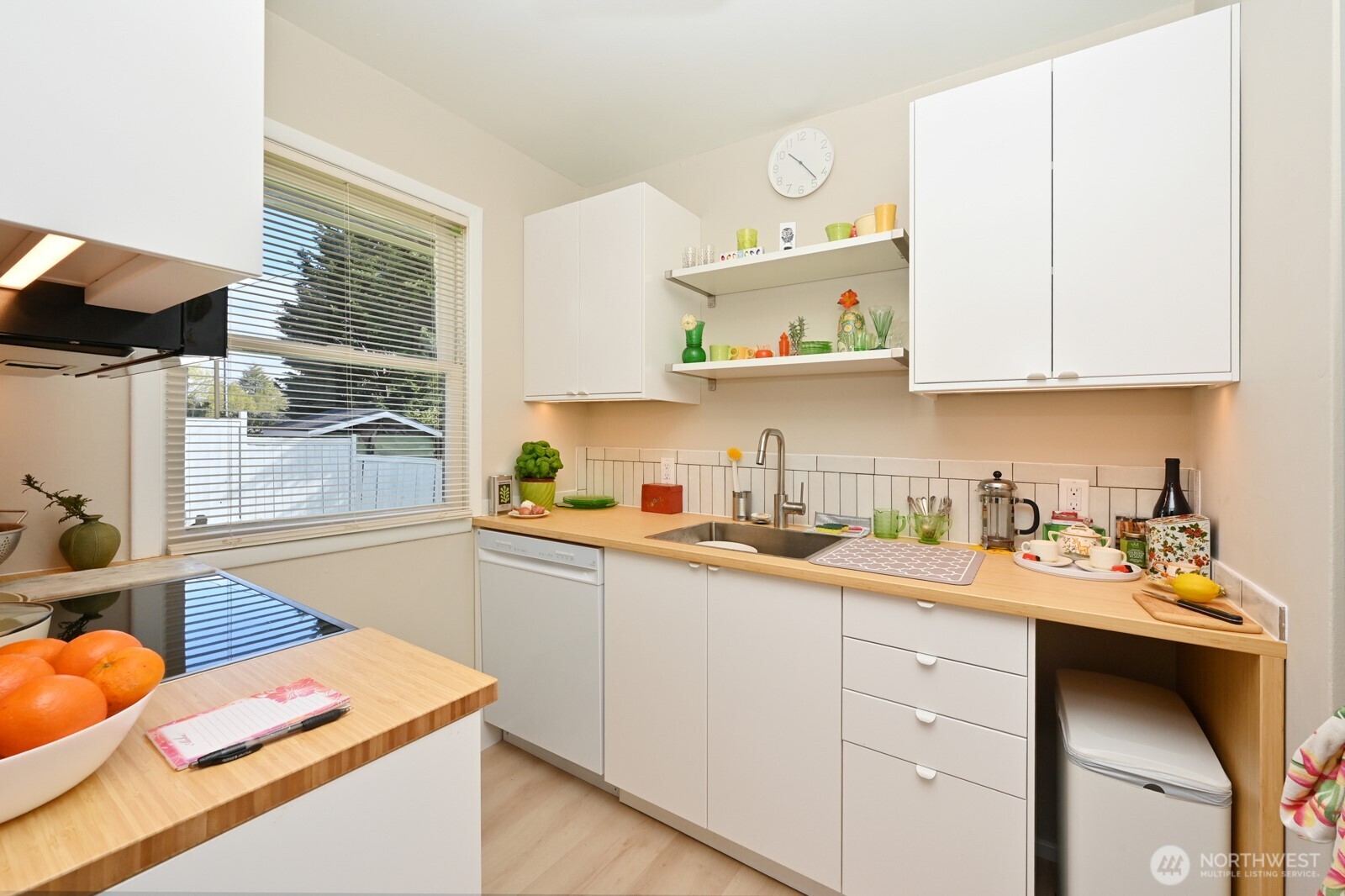 9328 31st Avenue Southwest Seattle, WA 98126 - Photo 15 of 31