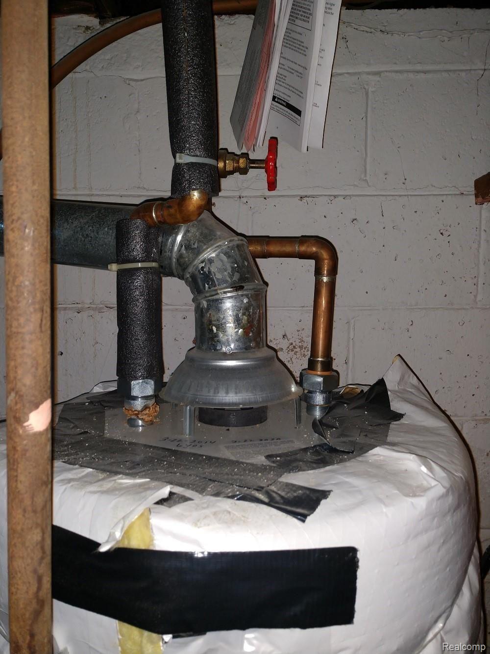 8940 Ruth Avenue Allen Park, MI 48101 - Photo 32 of 33 40 GALLON GAS HOT WATER TANK. COPPER PLUMBING.