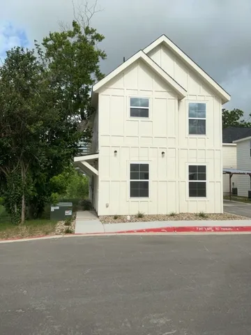 $1,100 | 2002 West 2nd Street, Unit 1400, Taylor, TX 76574