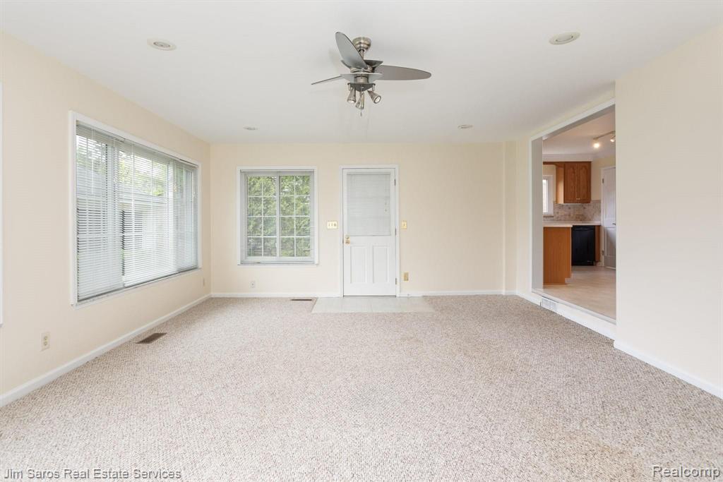 1144 Hampton Road Grosse Pointe Woods, MI 48236 - Photo 6 of 19