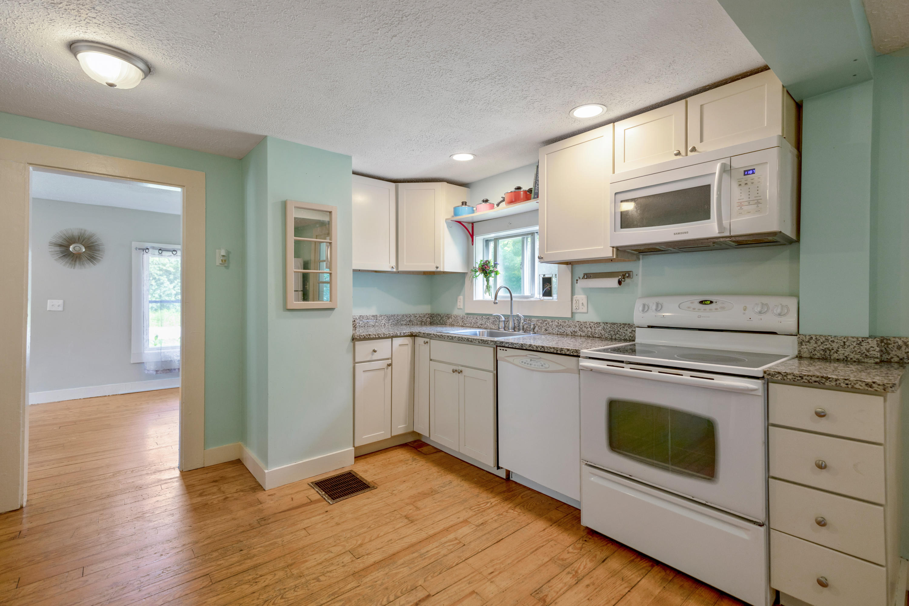 65 Burnham Road Scarborough, ME 04074 - Photo 6 of 21 65 Burnham Road Scarborough_004