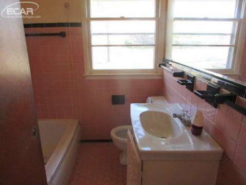 3011 Miller Road Flint, MI 48503 - Photo 5 of 10 20438903-4.JPG