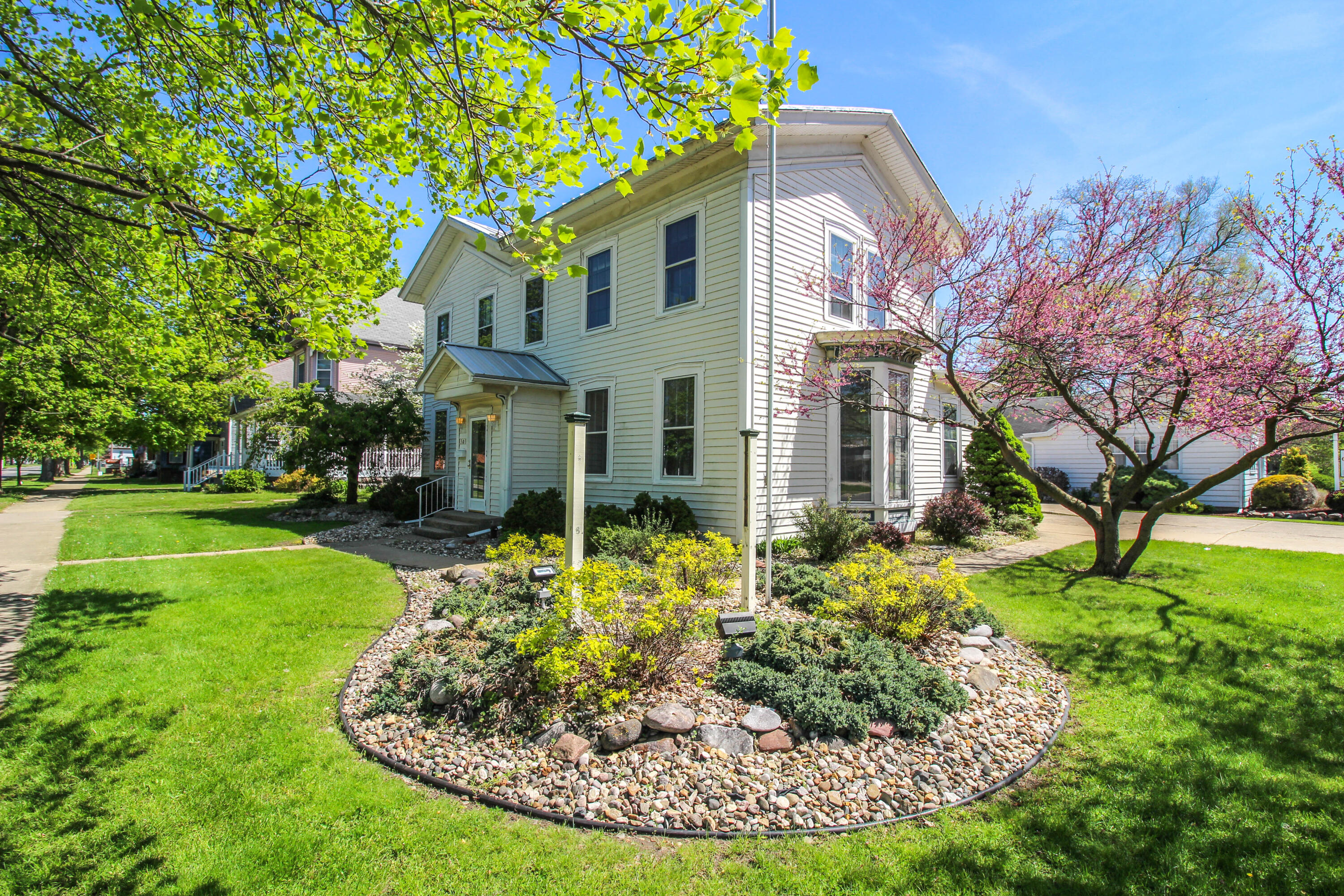 303 North Main Street Three Rivers, MI 49093 - Photo 1 of 21 Main-0033