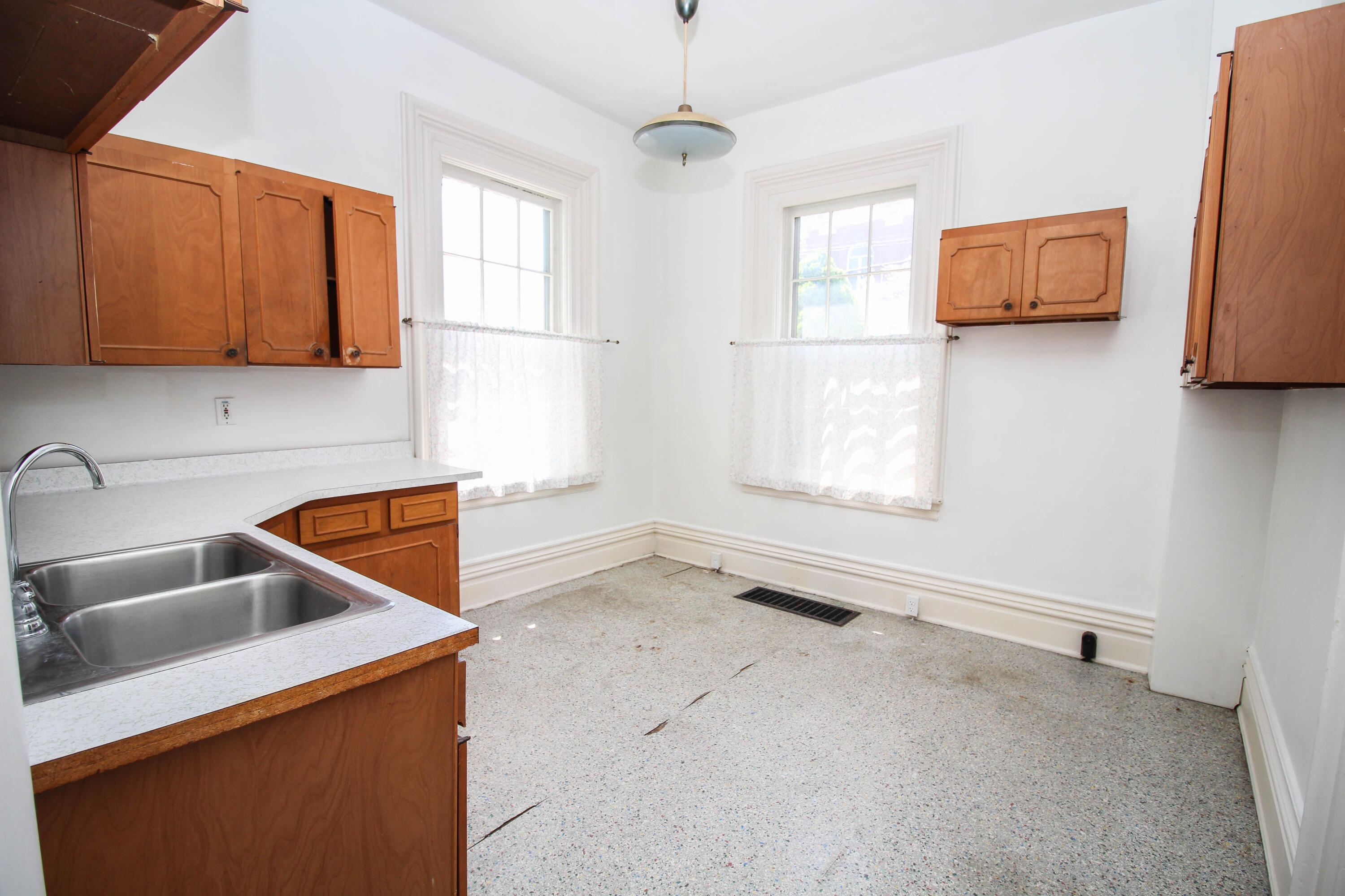 303 North Main Street Three Rivers, MI 49093 - Photo 11 of 21 Main-0053
