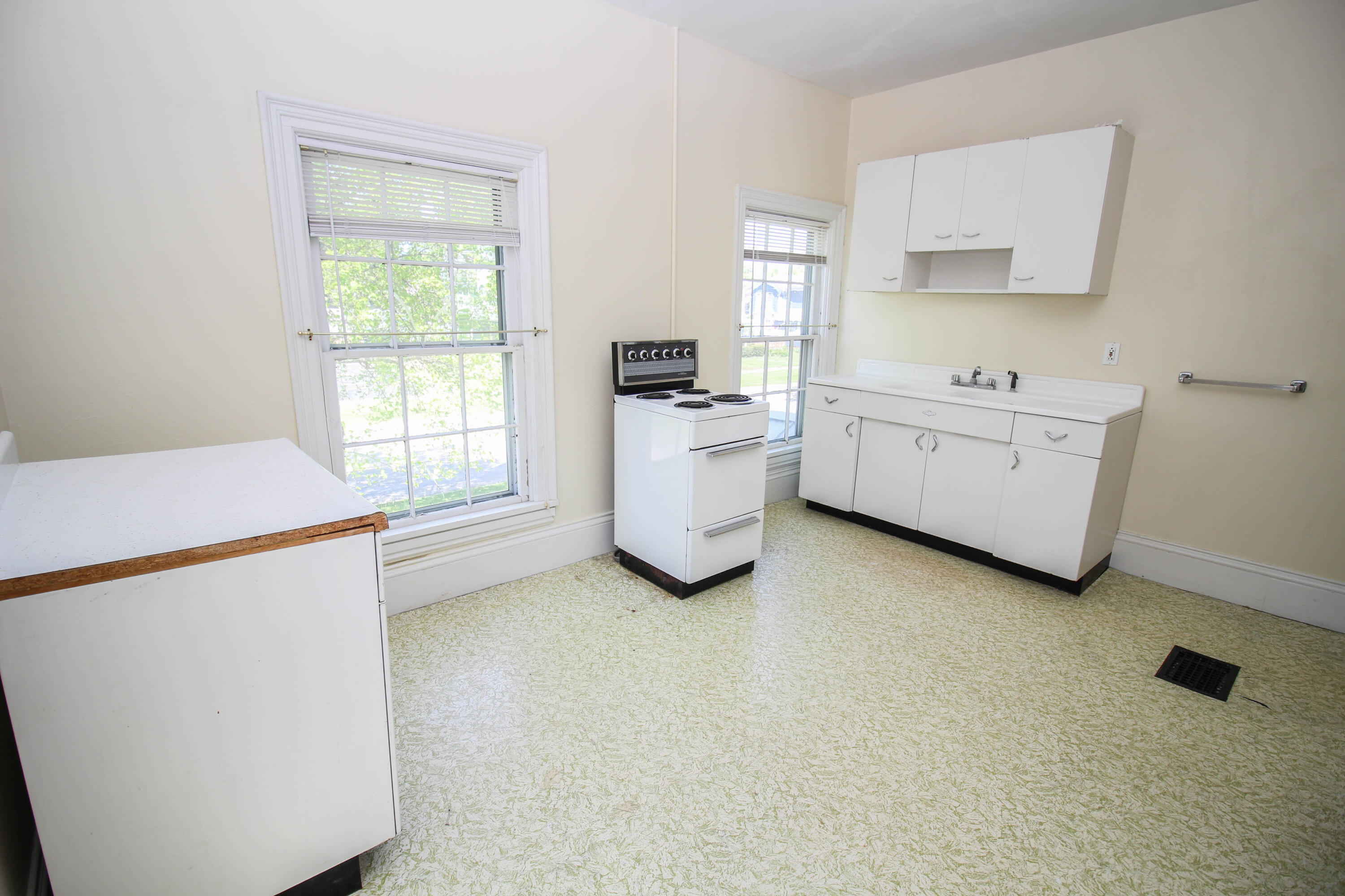 303 North Main Street Three Rivers, MI 49093 - Photo 17 of 21 Main-0063