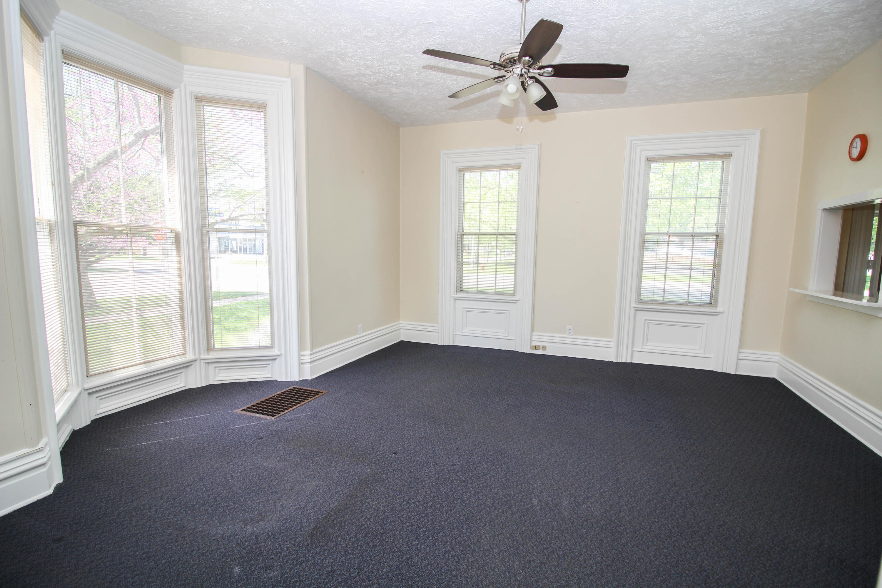303 North Main Street Three Rivers, MI 49093 - Photo 4 of 21 Main-0055