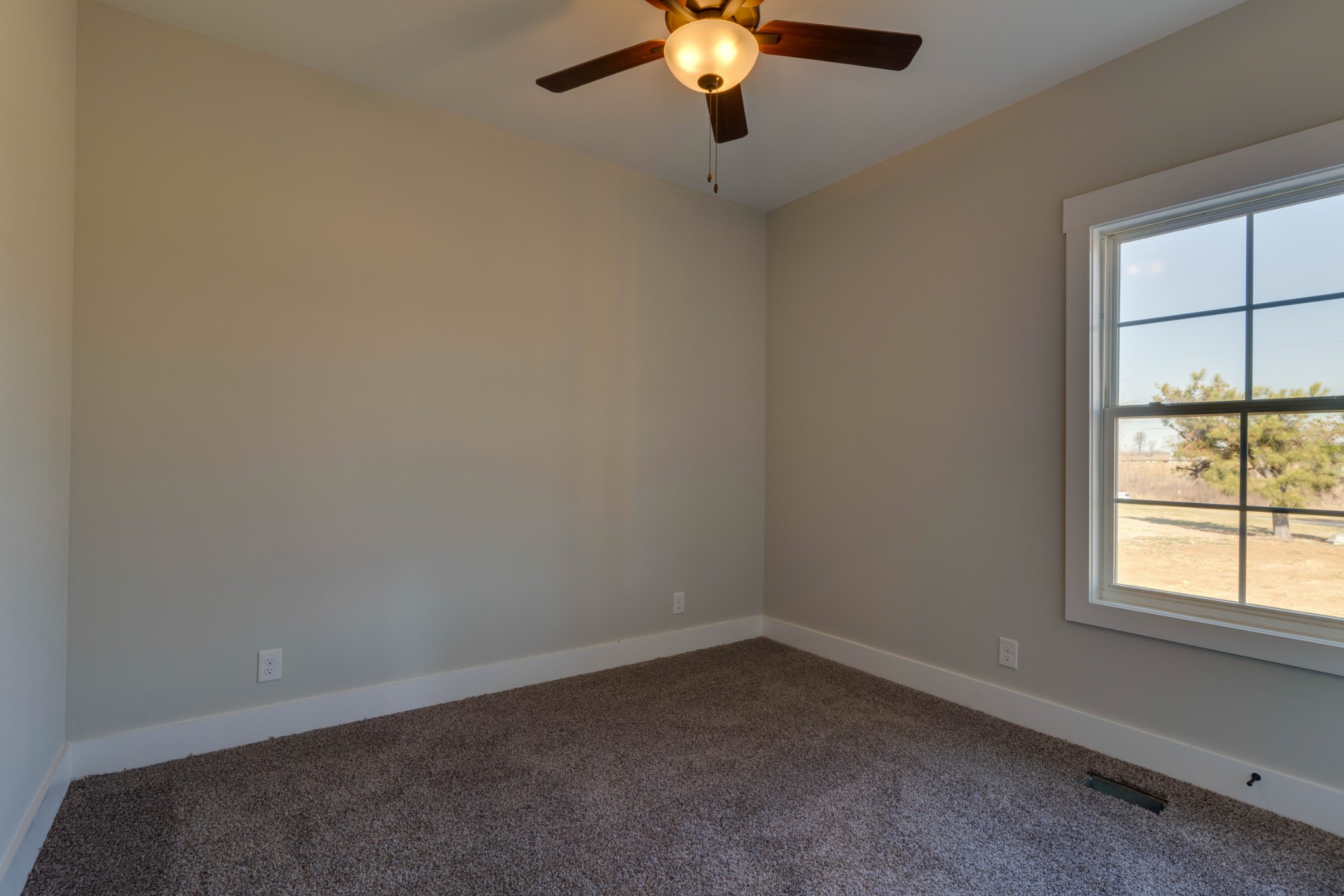 155 Julia Ann Court Springfield, TN 37172 - Photo 14 of 17 an empty room with a window