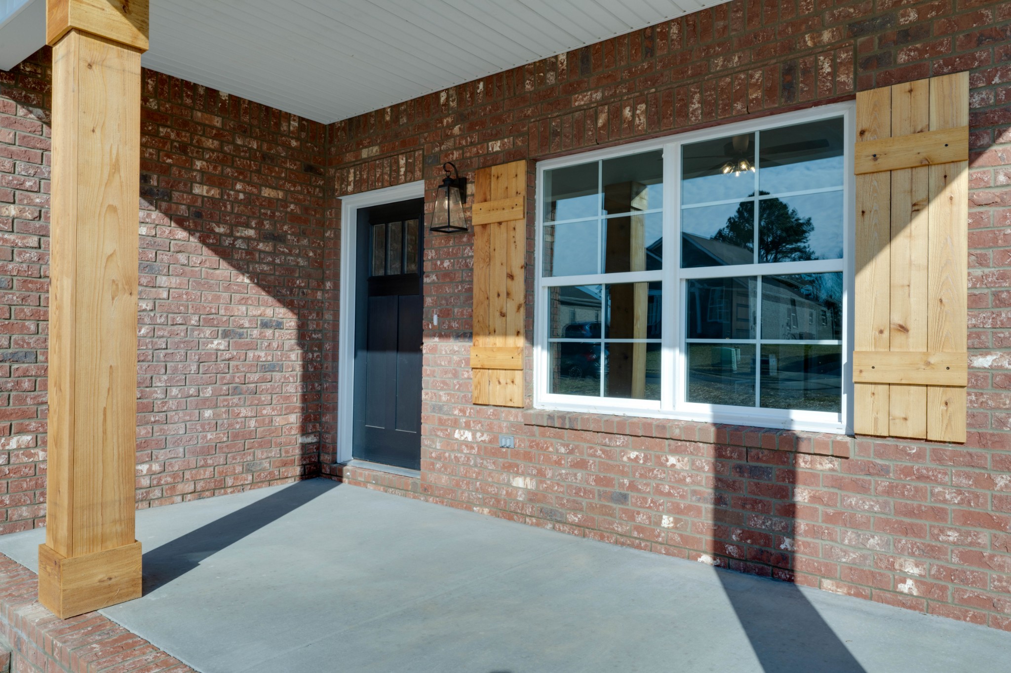 155 Julia Ann Court Springfield, TN 37172 - Photo 2 of 17 a front view of a house with a large window