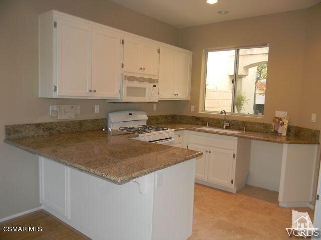 11525 Treeview Court Moorpark, CA 93021 - Photo 3 of 13