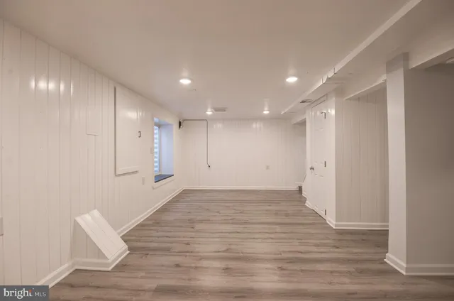 $5,300 | 403 West Rosemary Lane, Falls Church, VA 22046