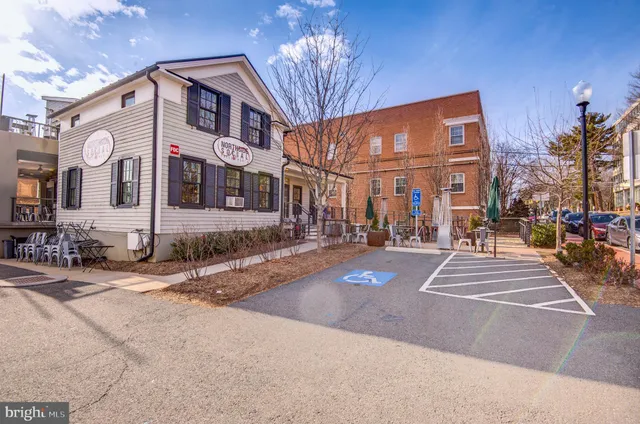 $5,300 | 403 West Rosemary Lane, Falls Church, VA 22046