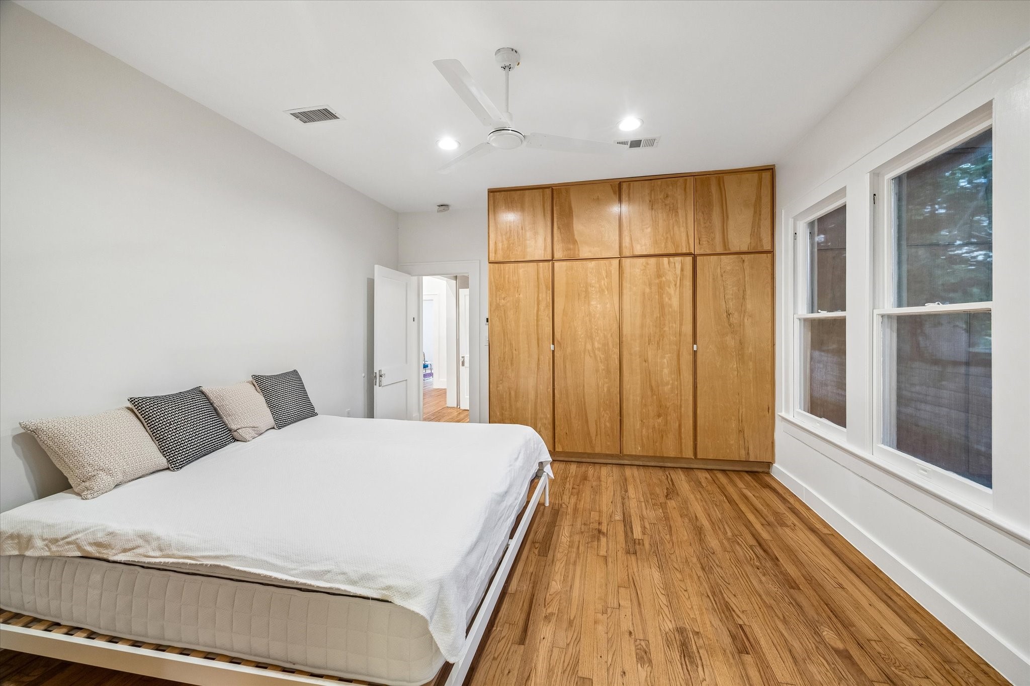 1603 Fulton Street Houston, TX 77009 - Photo 18 of 28 Even over there!