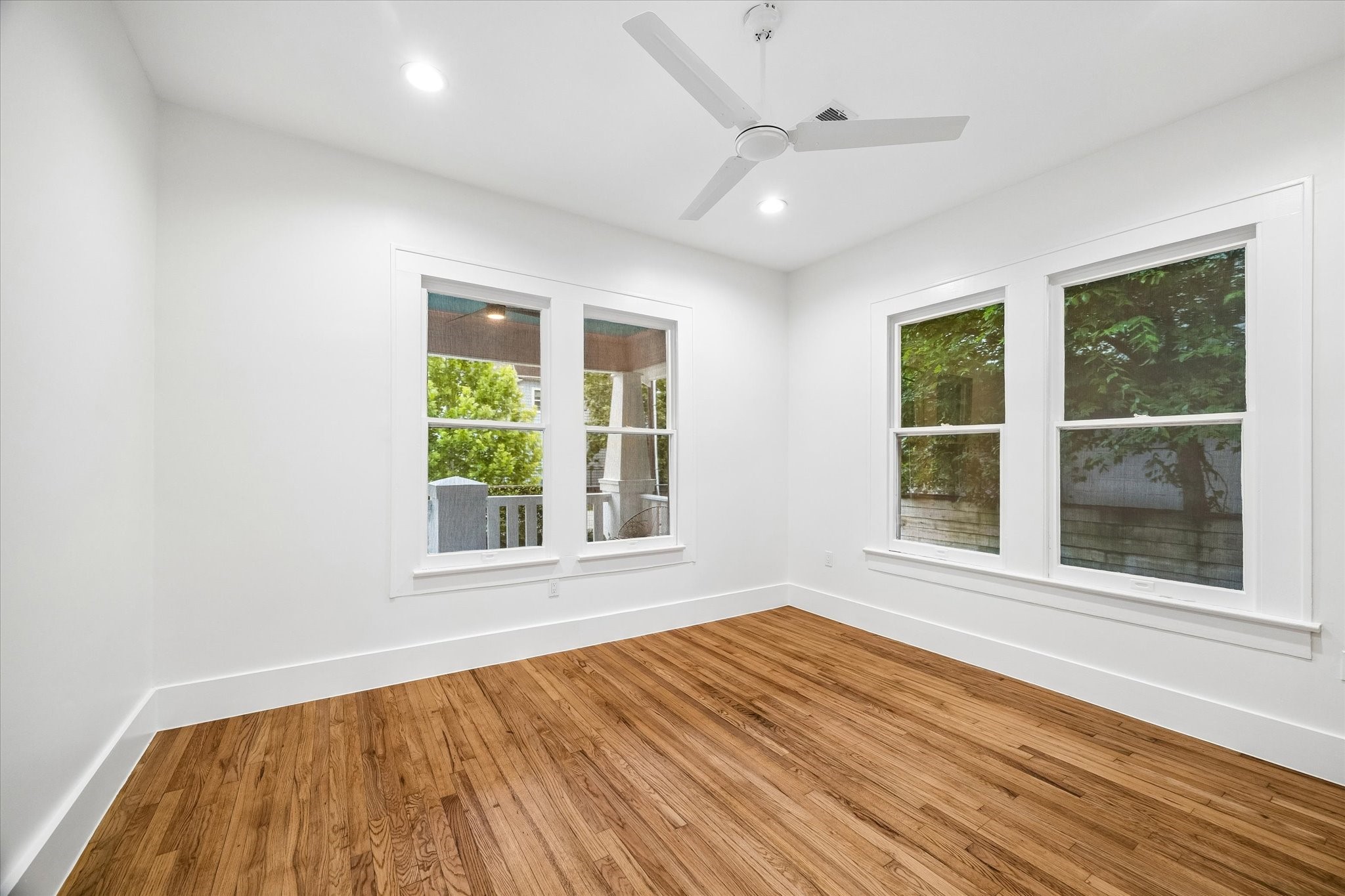 1603 Fulton Street Houston, TX 77009 - Photo 23 of 28 Guest bedroom.