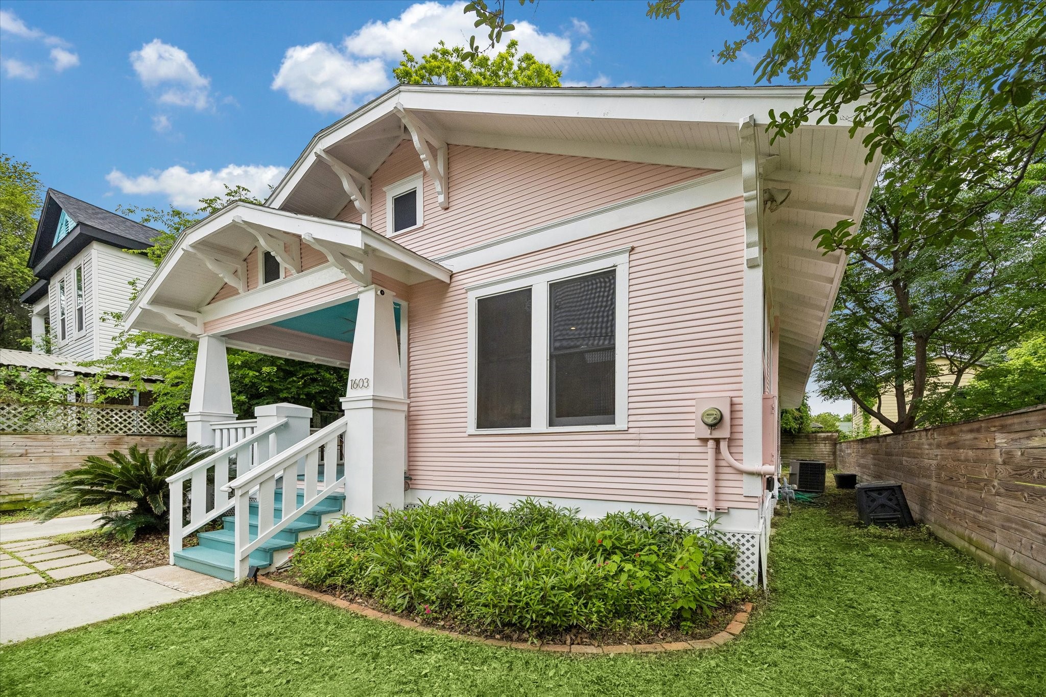 1603 Fulton Street Houston, TX 77009 - Photo 3 of 28