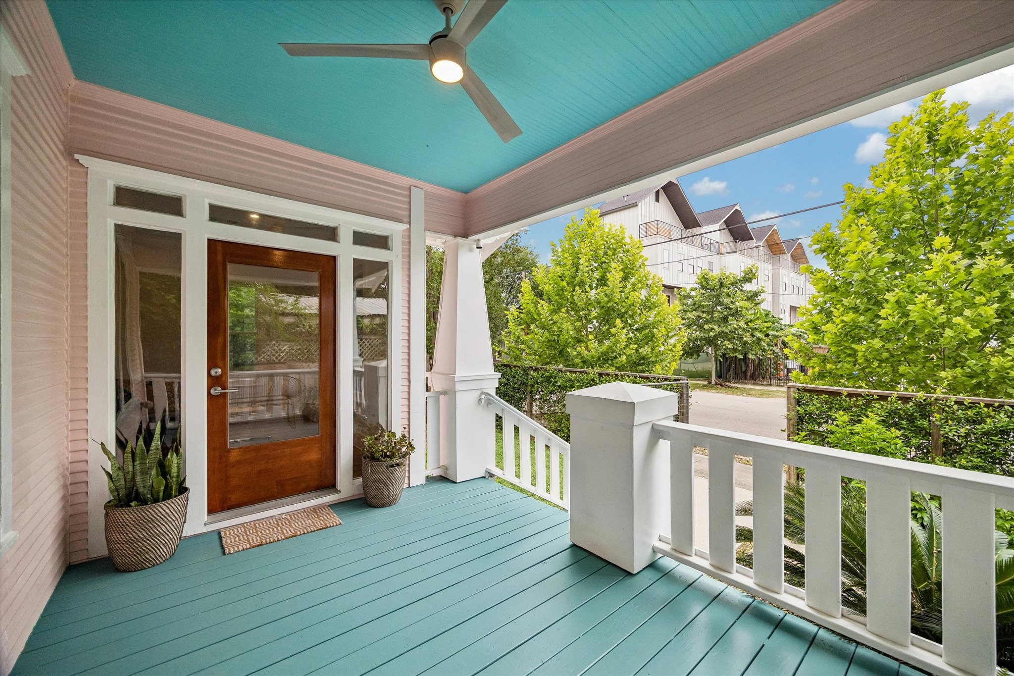1603 Fulton Street Houston, TX 77009 - Photo 5 of 28 Enjoy custom woodwork details, including transom windows and a custom mahogany front door.